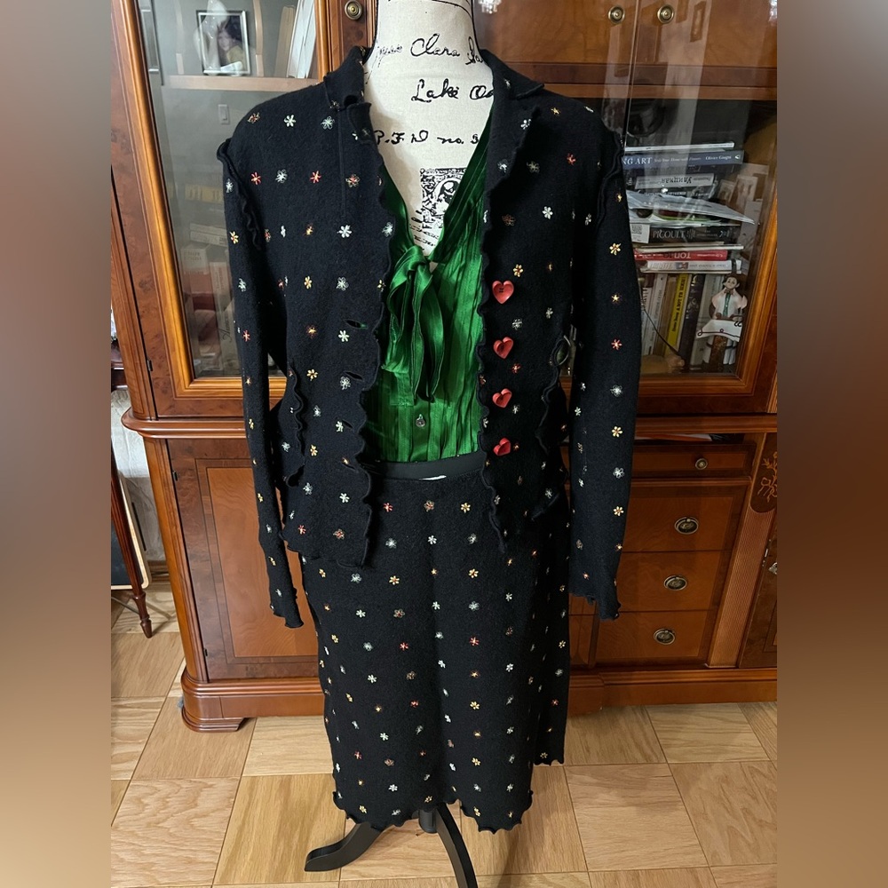 Moschino embroidered Suit. Sz 14. Italy - Picture 3 of 17